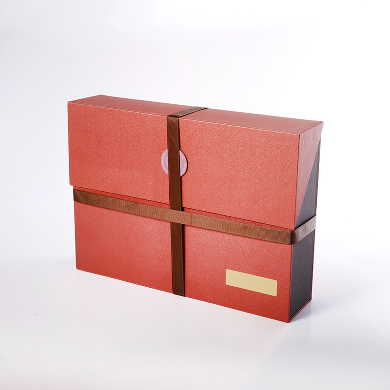 カスタムエレガントな高級スクエア赤の磁気ペーパーの二重層の開いているギフト箱が付いている包装箱